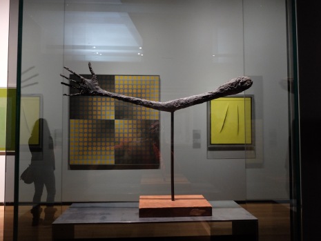Alberto Giacometti, "La main", 1947 : Giacometti n'a pas son pareil pour exprimer le désespoir avec ses sculptures décharnées.